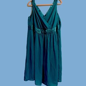 Beautiful flowing teal midi dress.